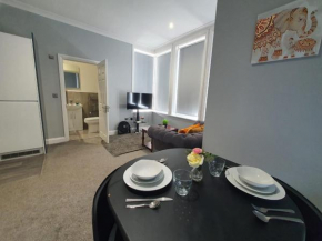 Beautiful Maidstone Gem - Sleeps 2